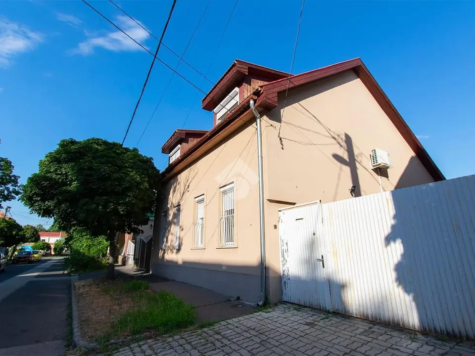 Ház eladó – Budapest