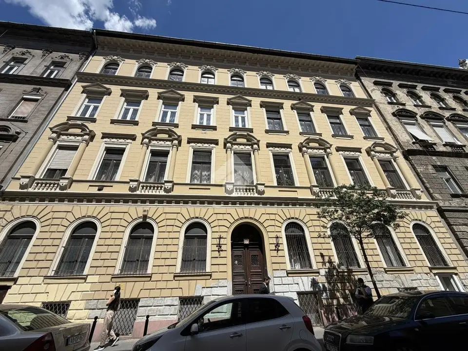 Lakás eladó – Budapest