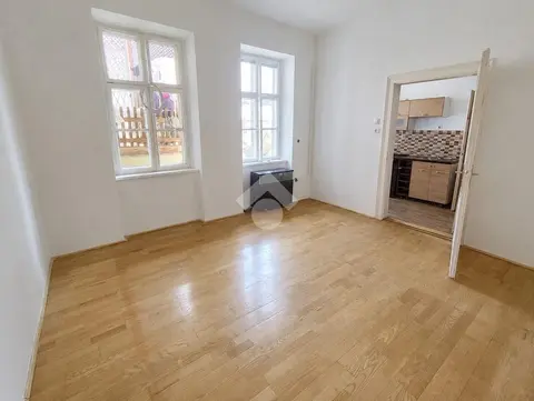 Ház eladó – Budapest