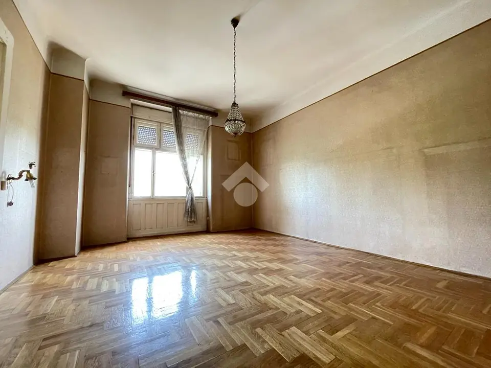 Lakás eladó – Budapest