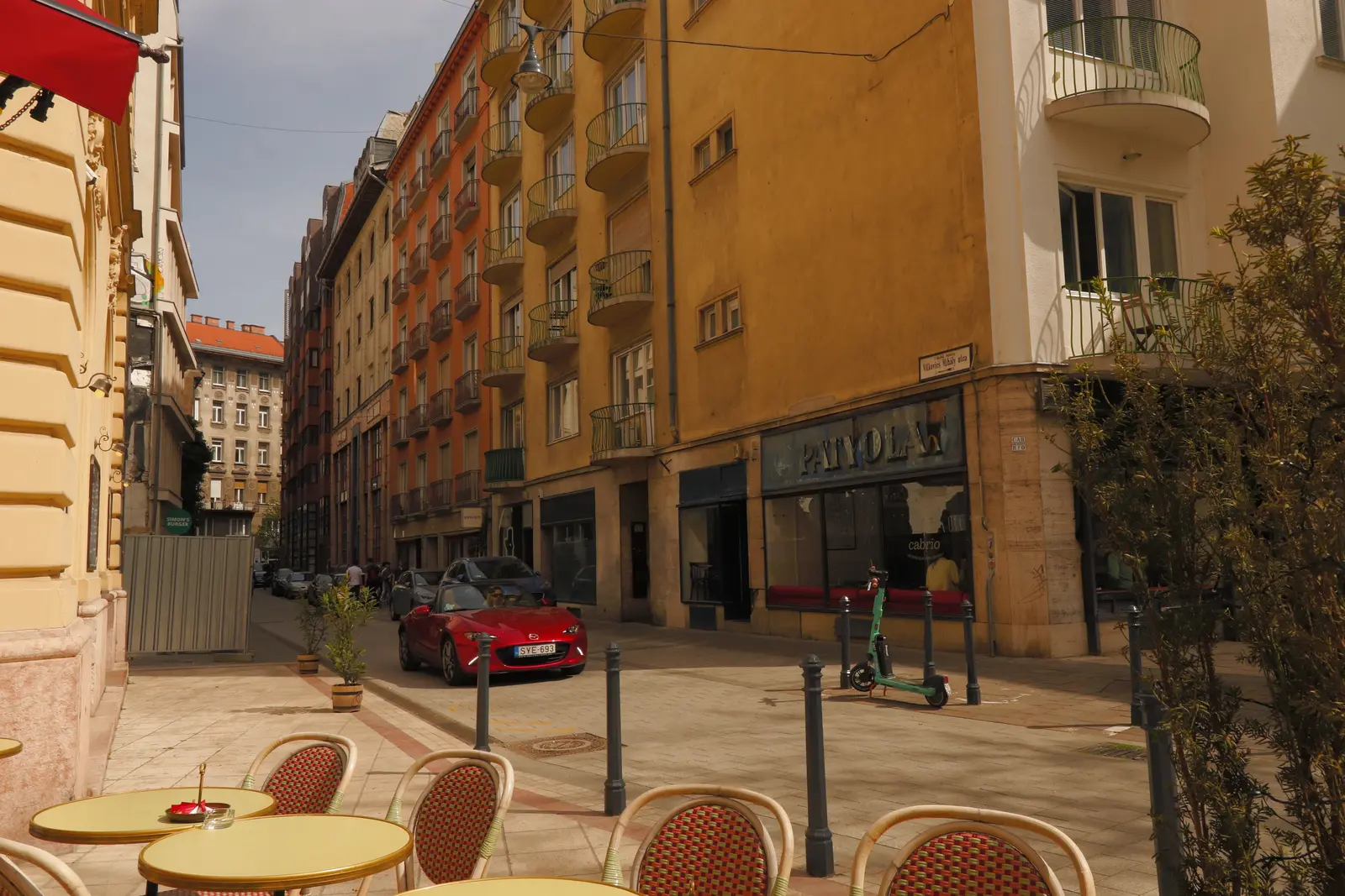 Belvárosi art deco épület három szintje eladó üzleti célra – Budapest