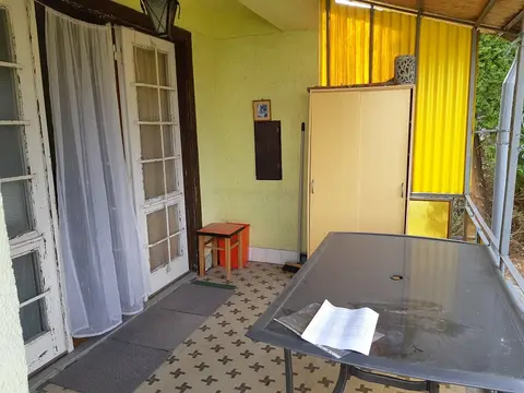 Gárdony csendes részén eladó egy 36 m²-es, téglaépítésű hétvégi ház
