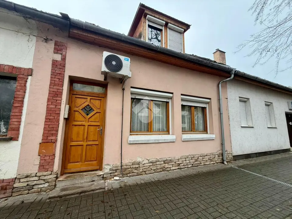Lakás eladó – Vác