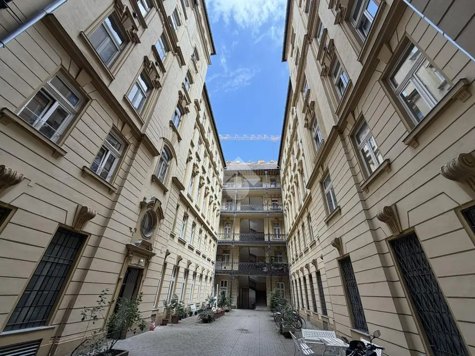 Lakás eladó – Budapest
