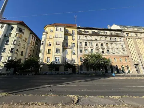 Lakás eladó – Budapest