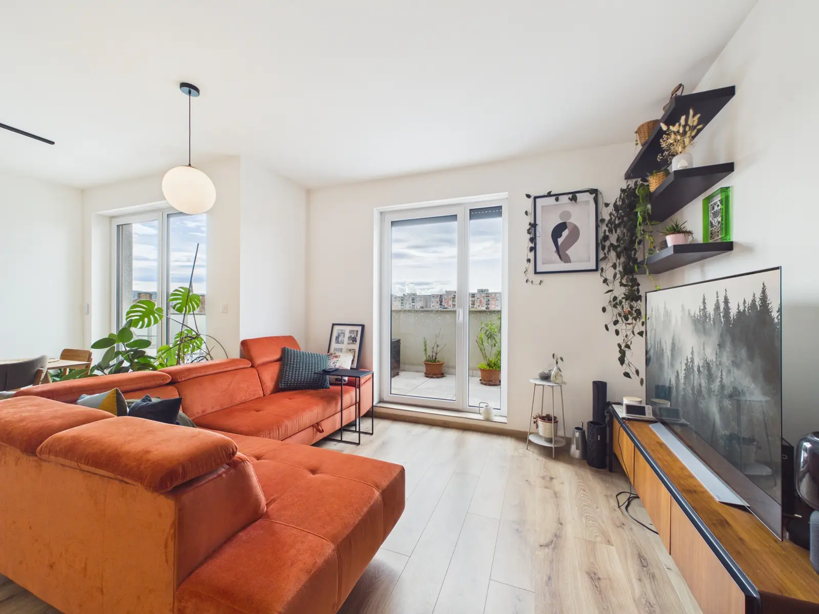 Napfényes, újszerű ,3 szobás, panorámás lakás, két erkéllyel – XIII. kerület, Csata utca – Budapest