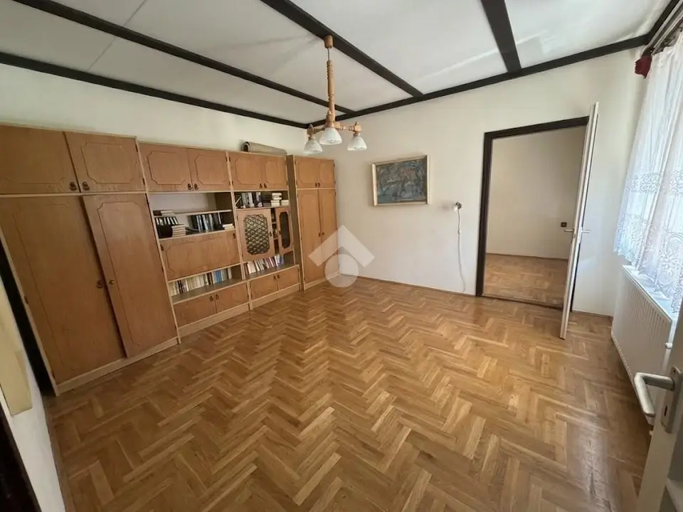 Lakás eladó – Vác